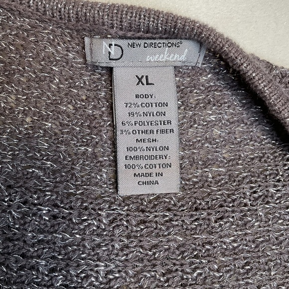 New Directions Gray and White Crew Neck Sweater with Geometric Design - Picture 9 of 10